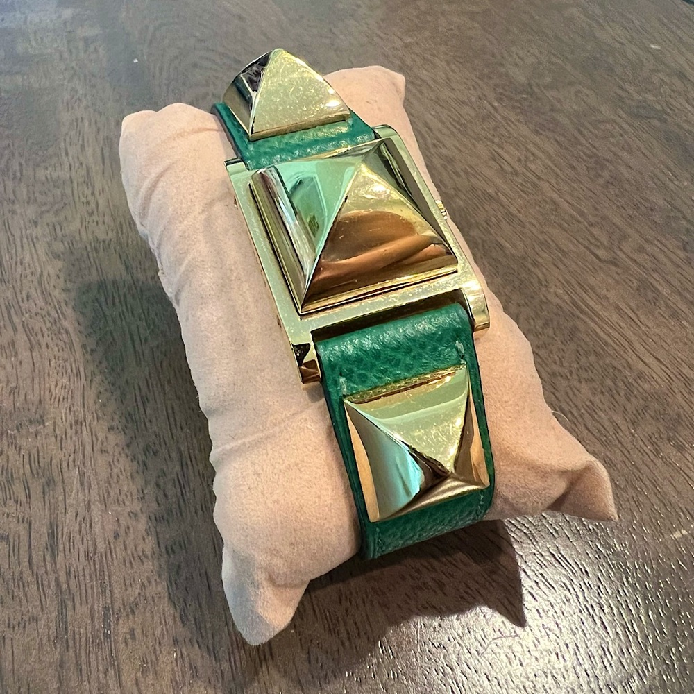 Hermes Medor Ladies Gold Hardware Green Leather Quartz White Dial Watch